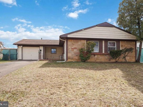 35 EMBER LANE, WILLINGBORO, NJ 08046