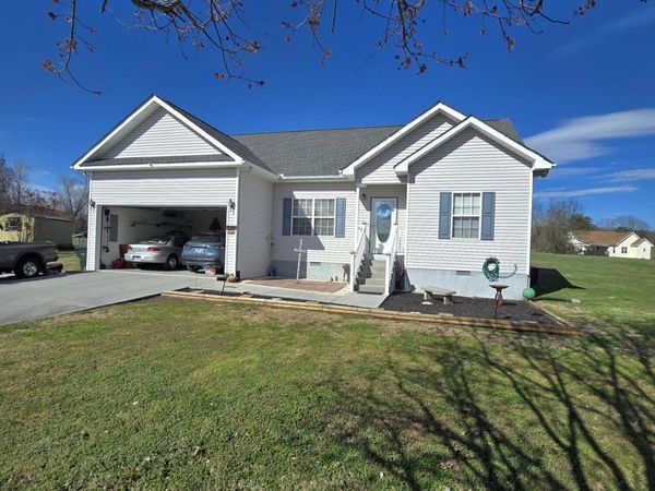 2112 Katie Lane, Dandridge, TN 37725