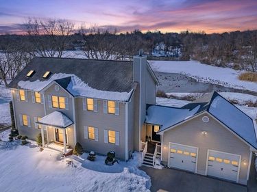 155 Sagamore Road, Seekonk, MA 02771