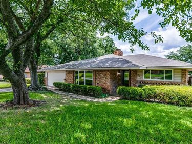 977 Green Castle Drive, Dallas, TX 75232