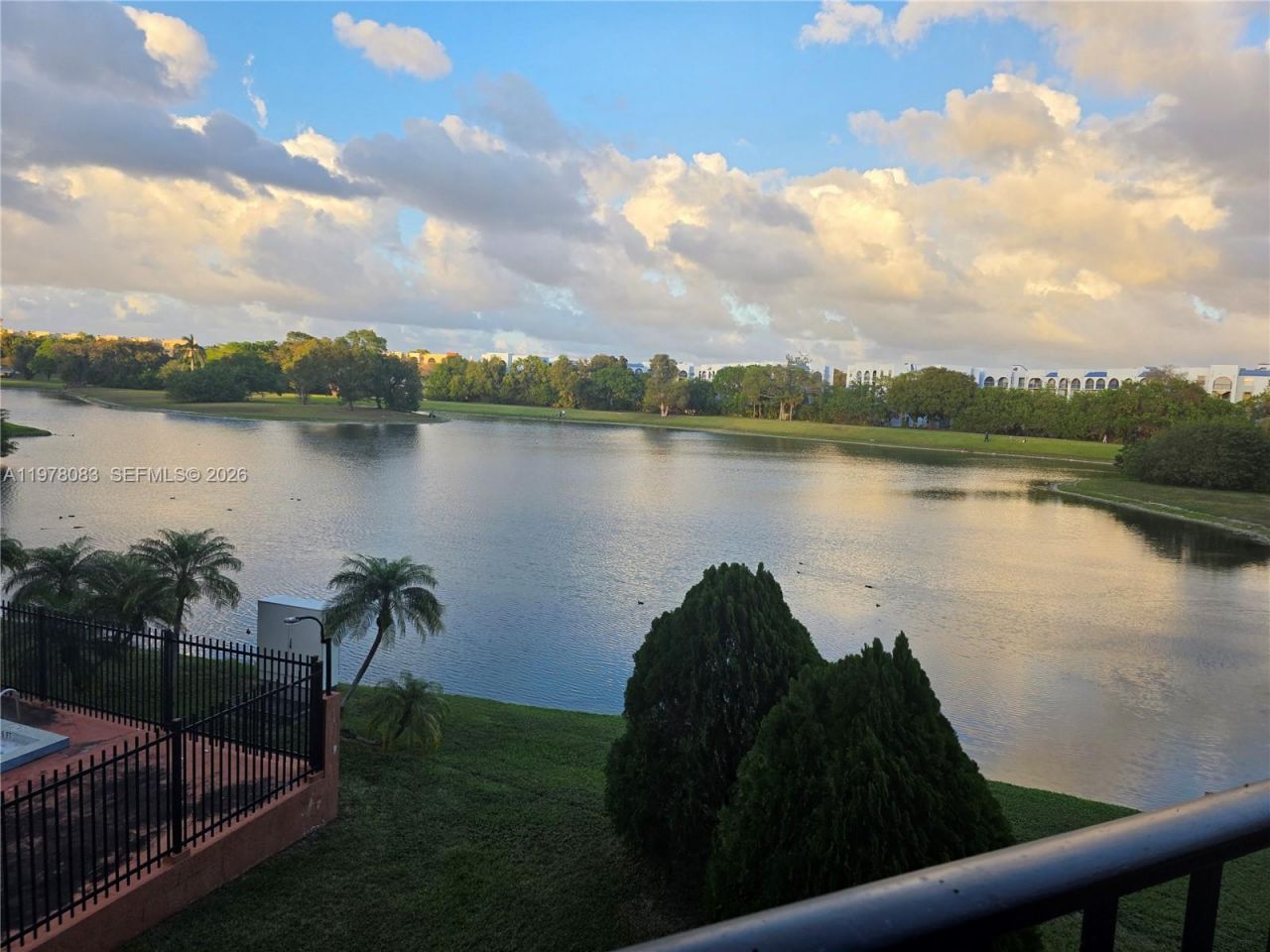 9688 Fontainebleau Blvd , Unit 307, Miami, FL 33172 Photo