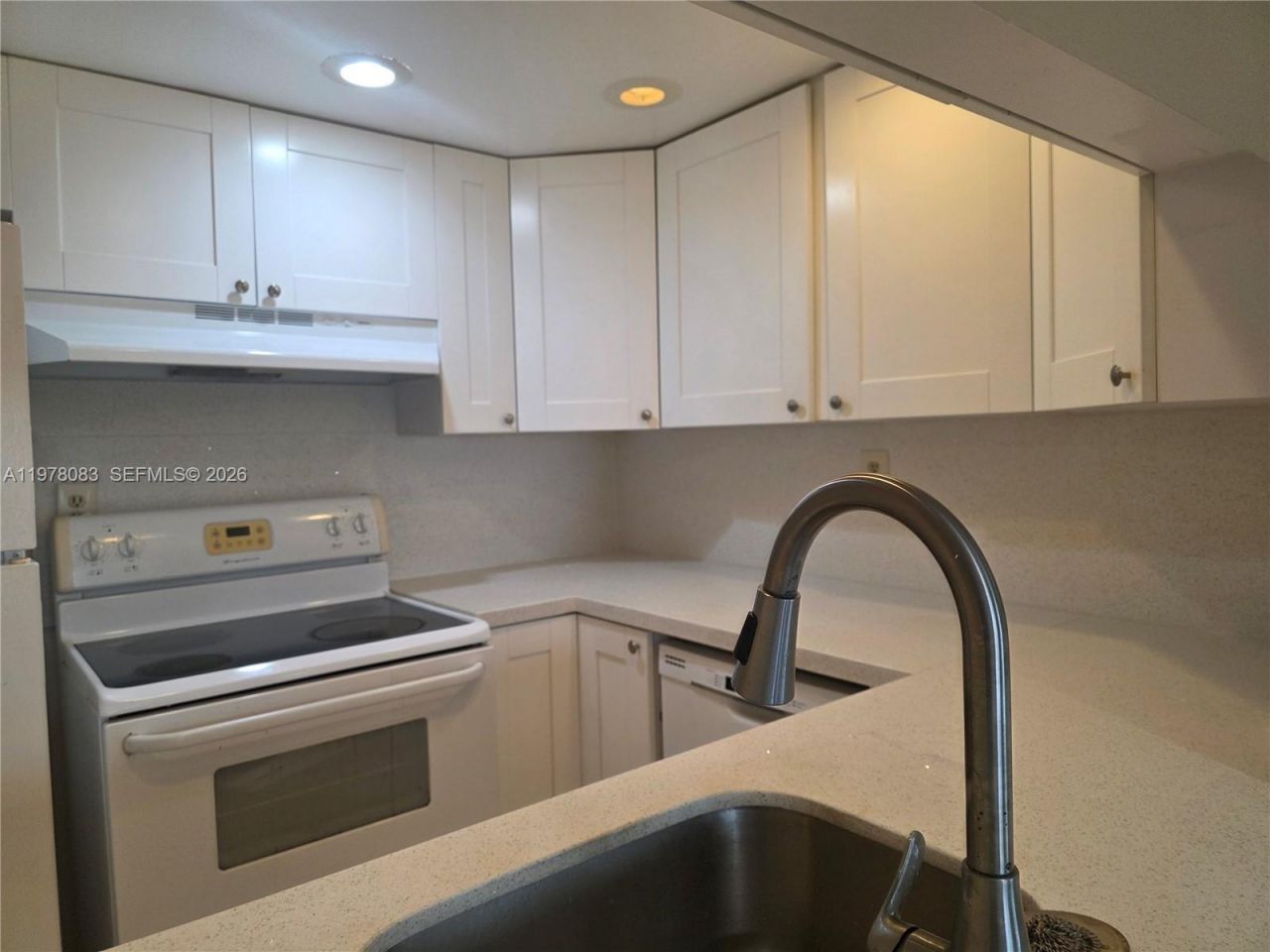 9688 Fontainebleau Blvd , Unit 307, Miami, FL 33172 Photo