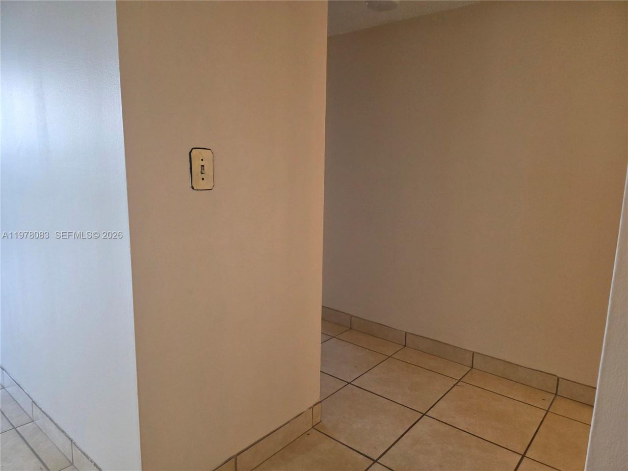 9688 Fontainebleau Blvd , Unit 307, Miami, FL 33172 Photo