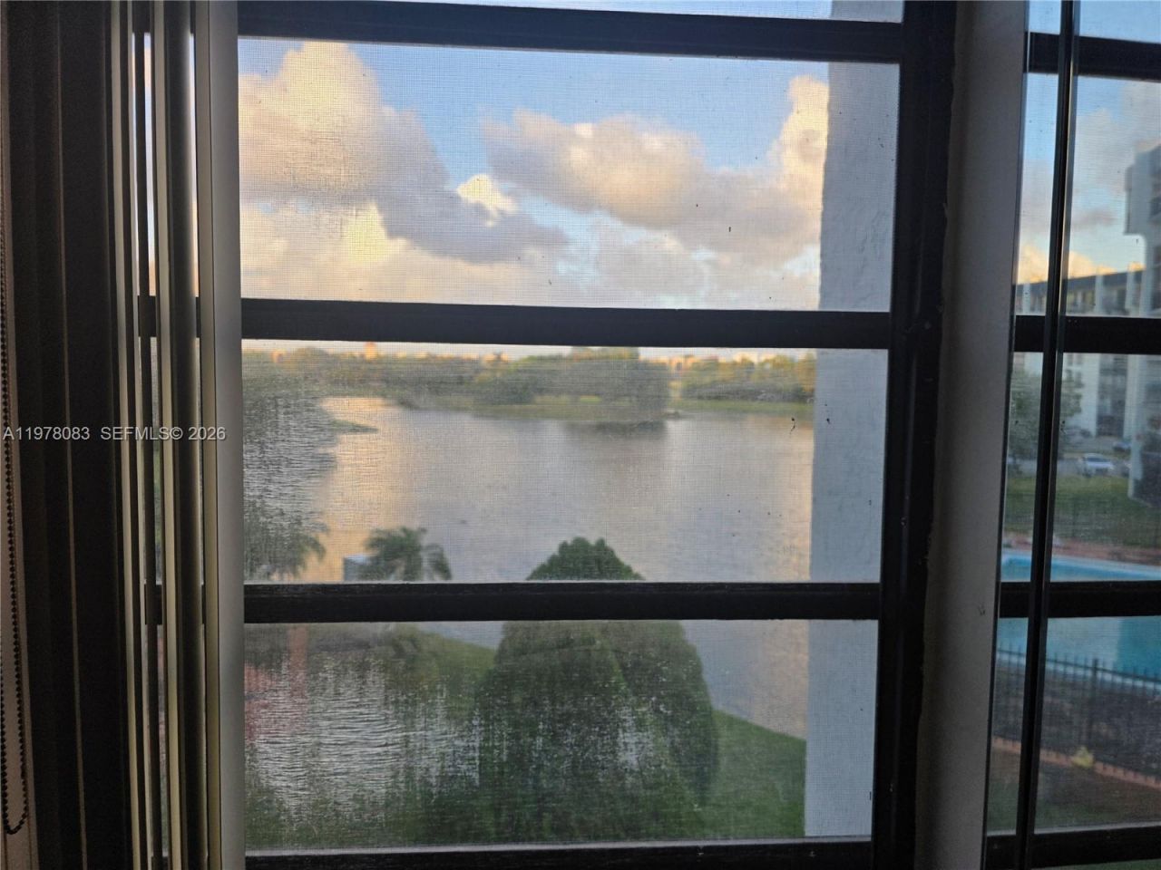 9688 Fontainebleau Blvd , Unit 307, Miami, FL 33172 Photo