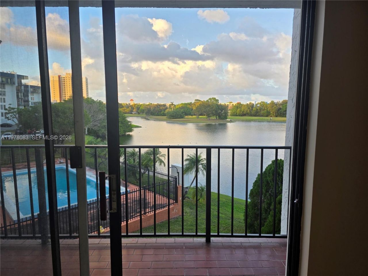 9688 Fontainebleau Blvd , Unit 307, Miami, FL 33172 Photo