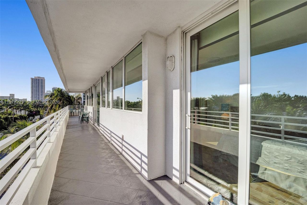 7800 Collins Ave, Unit 409, Miami Beach, FL 33141 Photo
