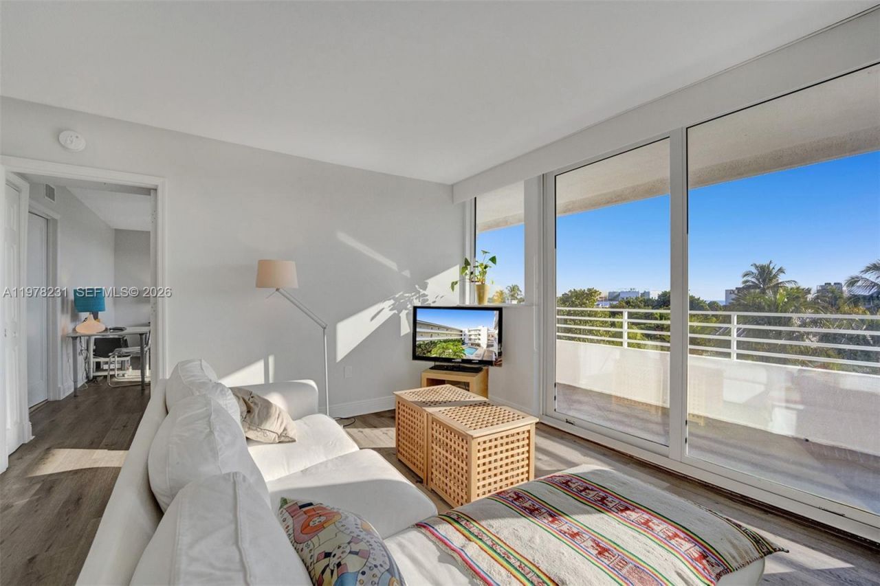 7800 Collins Ave, Unit 409, Miami Beach, FL 33141 Photo