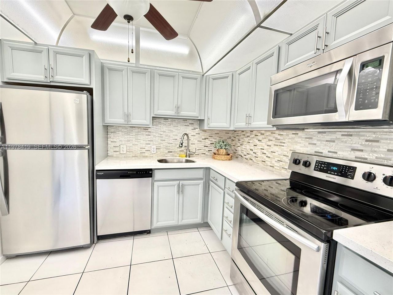 3301 N Country Club Dr , Unit 106, Aventura, FL 33180 Photo