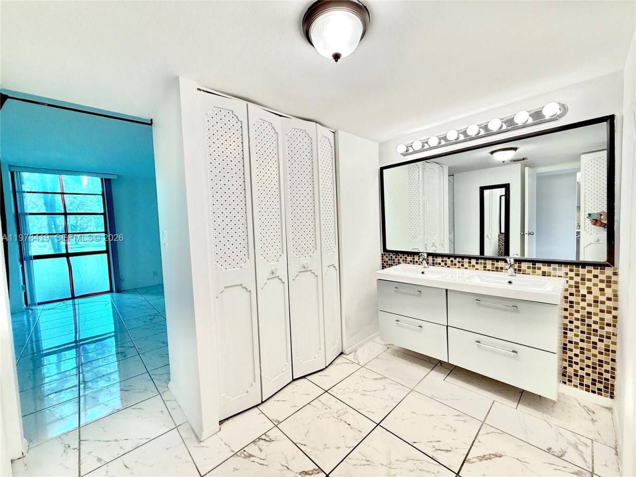 3301 N Country Club Dr , Unit 106, Aventura, FL 33180 Photo