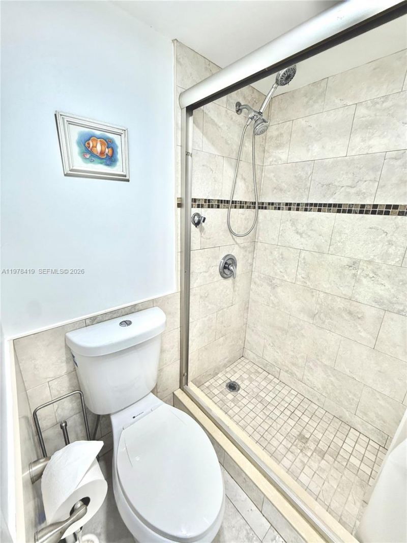 3301 N Country Club Dr , Unit 106, Aventura, FL 33180 Photo