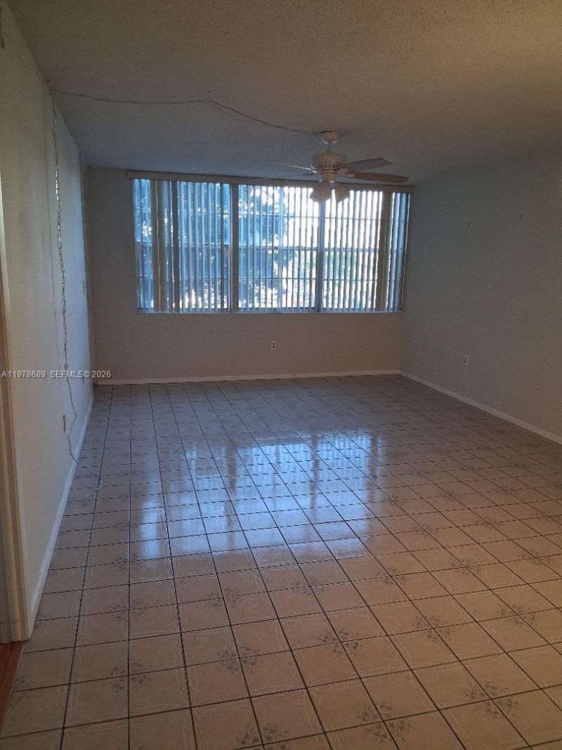 1100 St Charles Pl, Unit 213, Pembroke Pines, FL 33026 Photo