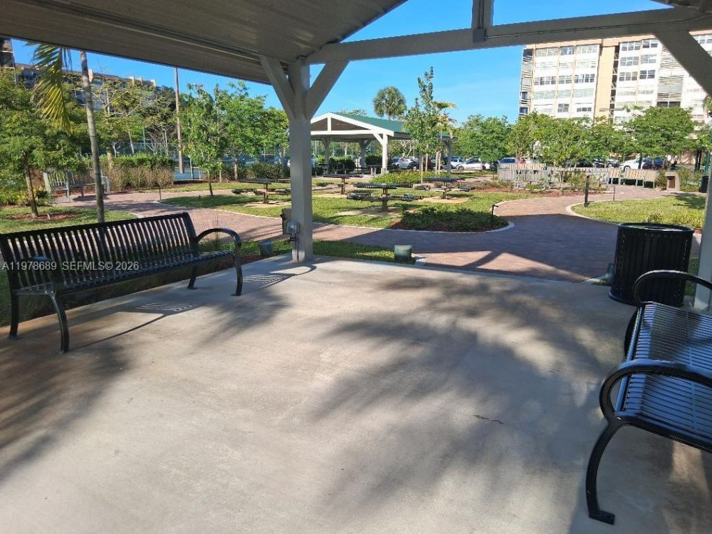 1100 St Charles Pl, Unit 213, Pembroke Pines, FL 33026 Photo