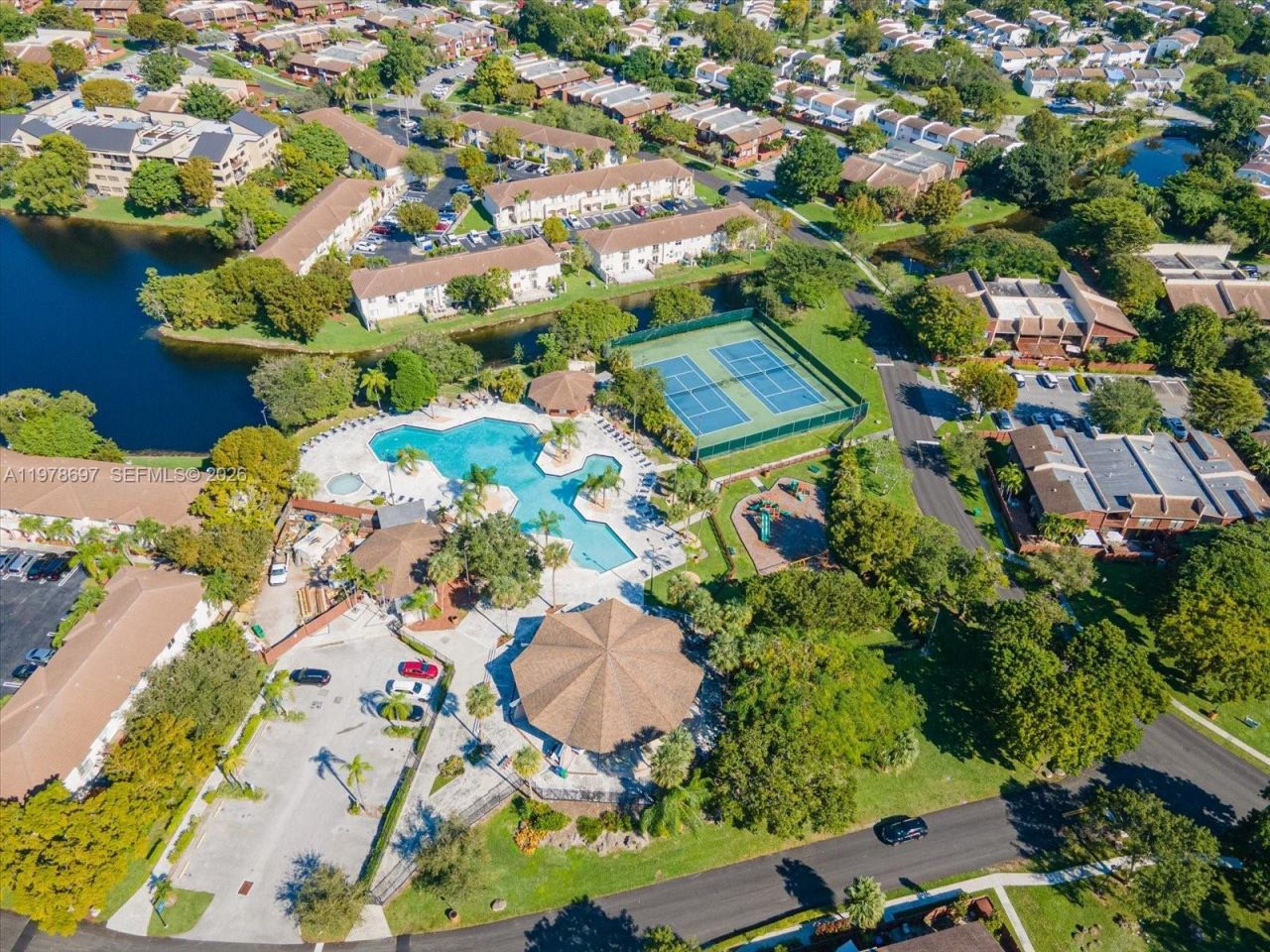 6435 SW 116th Pl, Unit H, Miami, FL 33173 Photo