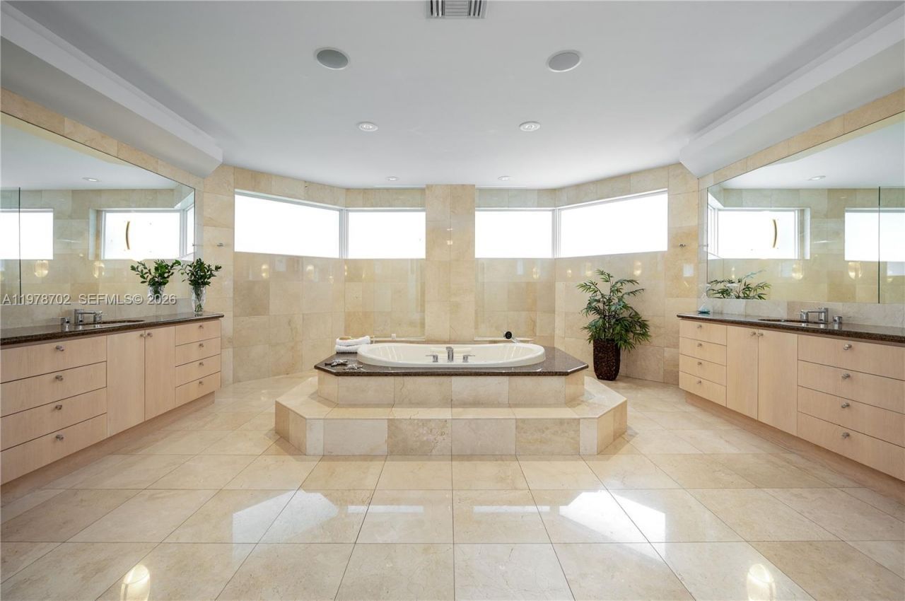 3425 Saddlebrook Lane , Weston, FL 33331 Photo