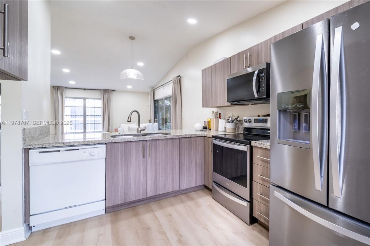 9341 E Fern Ln , Miramar, FL 33025 Photo