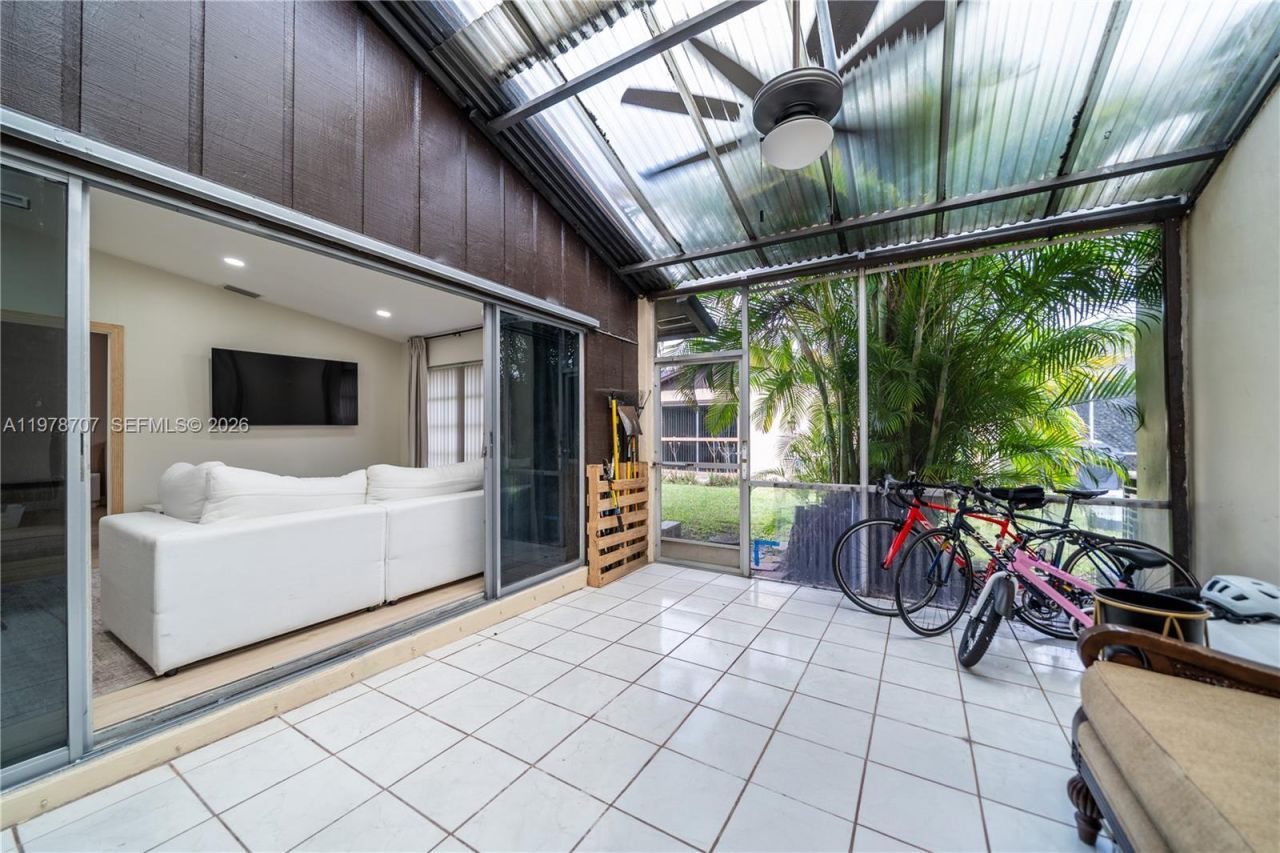 9341 E Fern Ln , Miramar, FL 33025 Photo