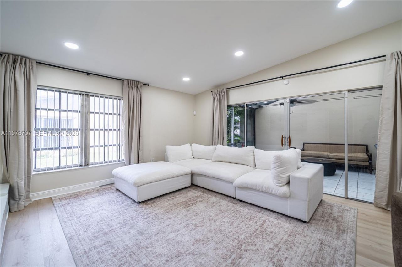 9341 E Fern Ln , Miramar, FL 33025 Photo