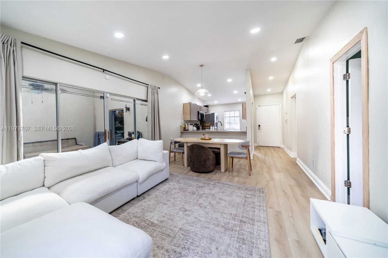 9341 E Fern Ln , Miramar, FL 33025 Photo