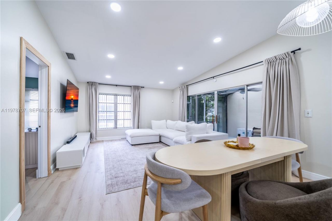 9341 E Fern Ln , Miramar, FL 33025 Photo