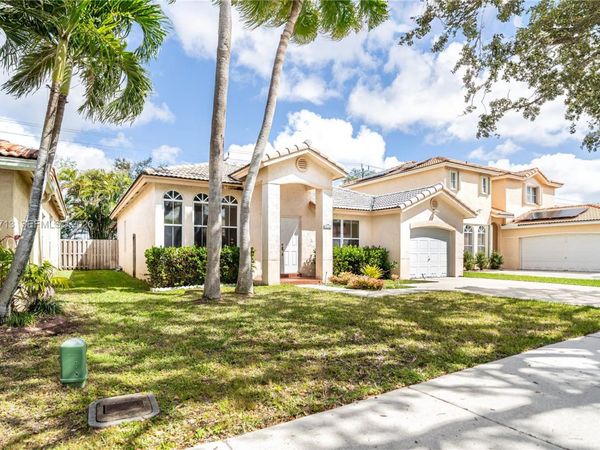 13781 N Garden Cove Cir, Davie, FL 33325