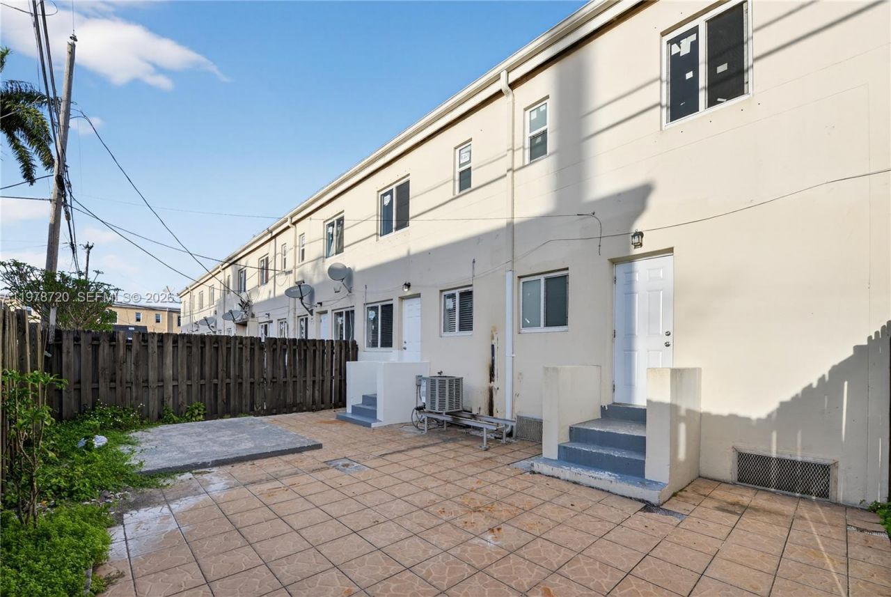 475 NW 84th Ter, Unit 475, Miami, FL 33150 Photo