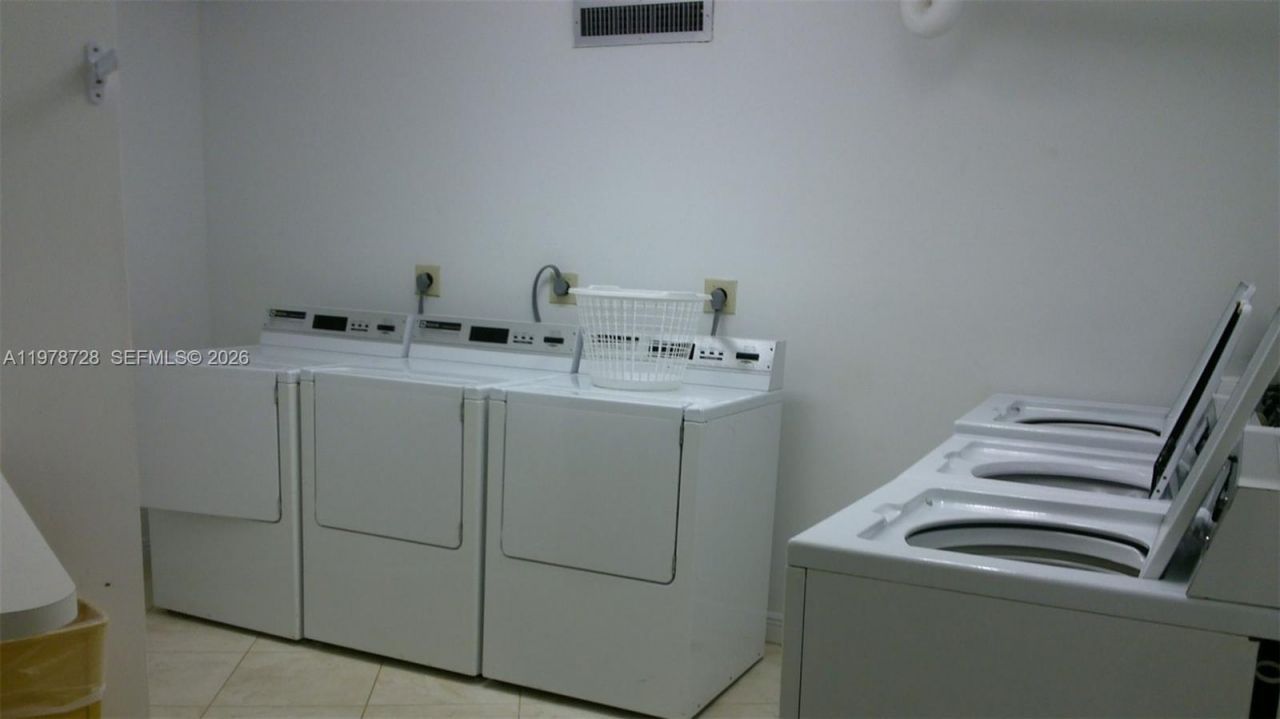 1300 St Charles Pl, Unit 419, Pembroke Pines, FL 33026 Photo