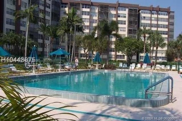 1300 St Charles Pl , Unit 419, Pembroke Pines, FL 33026 Photo