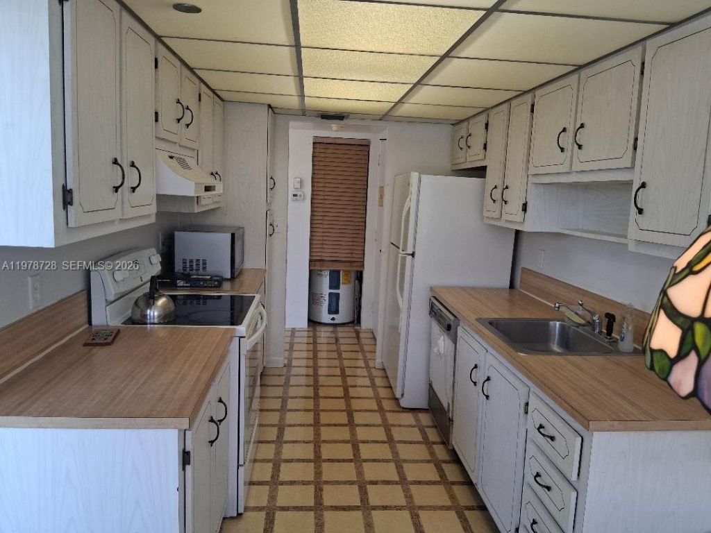 1300 St Charles Pl, Unit 419, Pembroke Pines, FL 33026 Photo