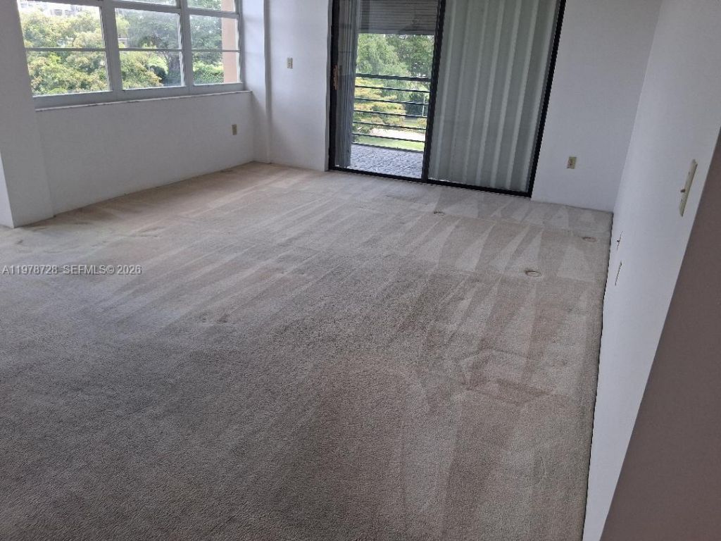 1300 St Charles Pl, Unit 419, Pembroke Pines, FL 33026 Photo