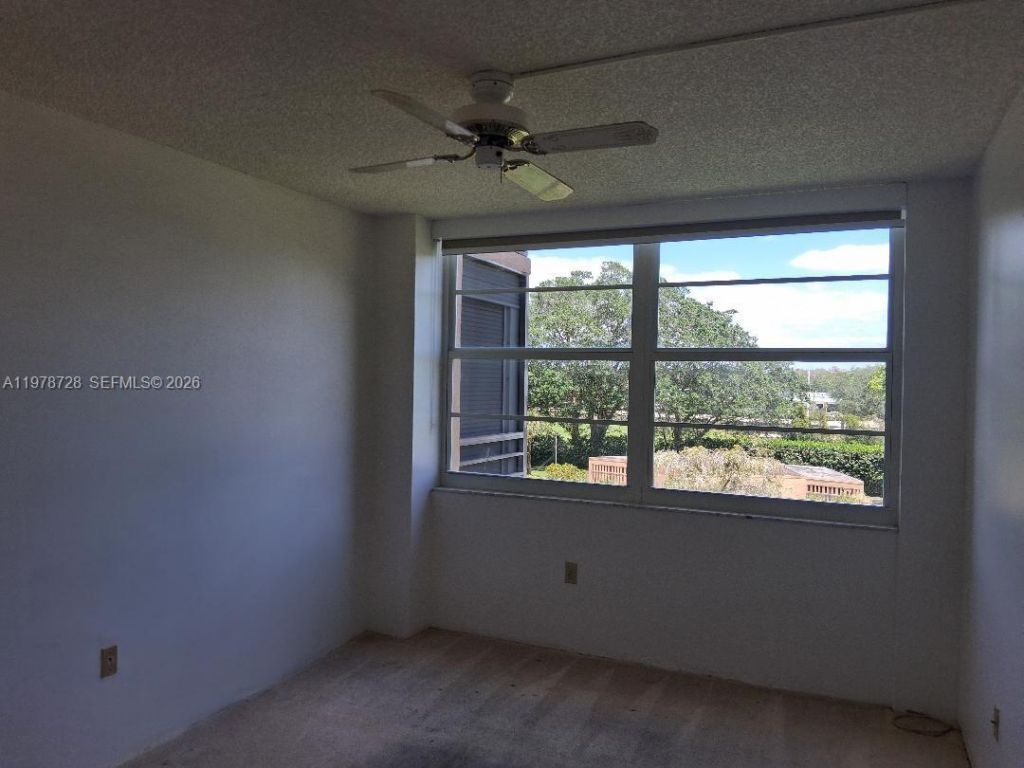 1300 St Charles Pl, Unit 419, Pembroke Pines, FL 33026 Photo