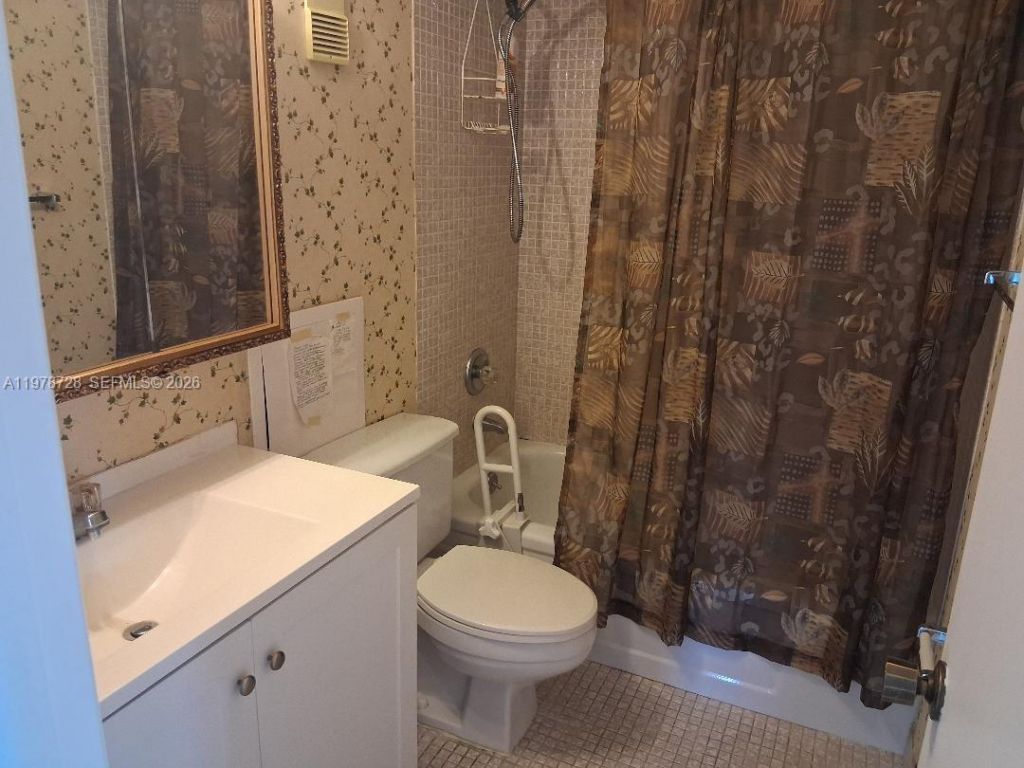 1300 St Charles Pl, Unit 419, Pembroke Pines, FL 33026 Photo