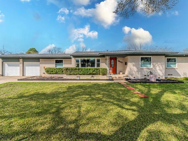 1603 W 4th Street , Irving, TX 75060