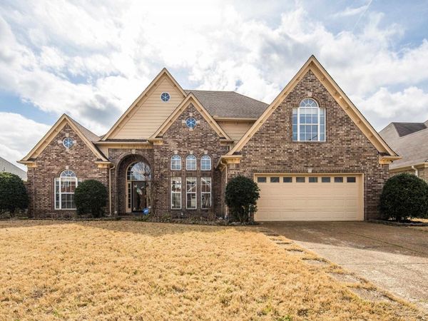 8245 SAWYER MILL CV, Bartlett, TN 38002