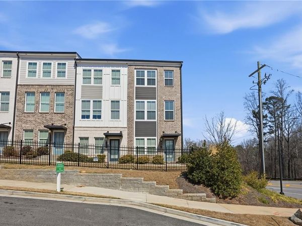 2631 Creekside Drive NW, Atlanta, GA 30318