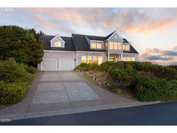 5340 HAYSTACK DR, Neskowin, OR 97149