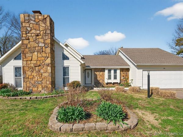 1408 S Veyda Street, Pryor, OK 74361