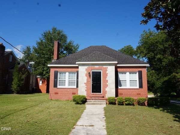 2935 Russ Street , Marianna, FL 32446