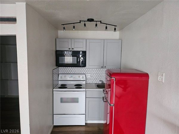 4600 University Center Drive , Unit 80, Las Vegas, NV 89119