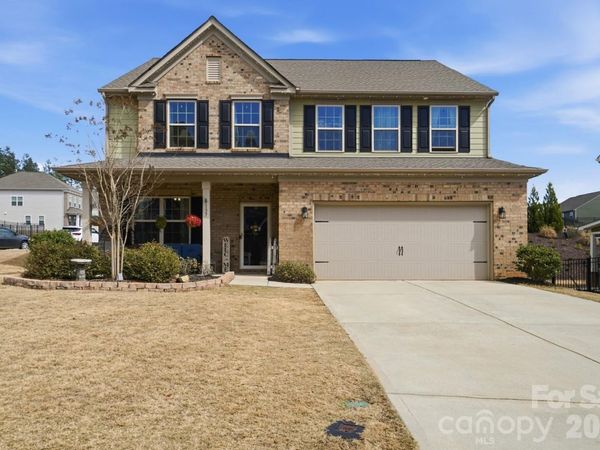 137 Falls Cove Drive, Troutman, NC 28166