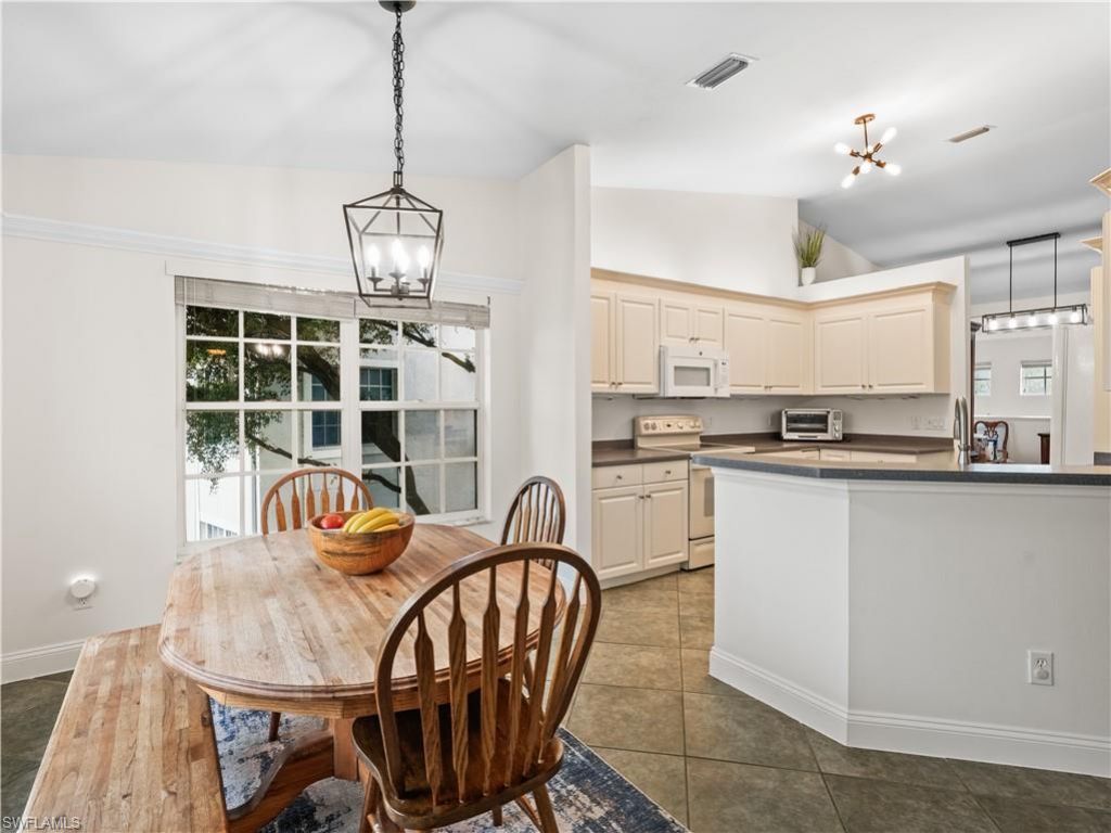 5908 Three Iron Dr, Unit 2204, Naples, FL 34110 Photo