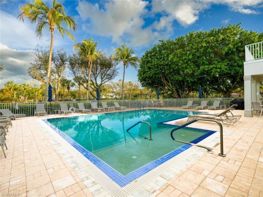 5908 Three Iron Dr, Unit 2204, Naples, FL 34110 Photo