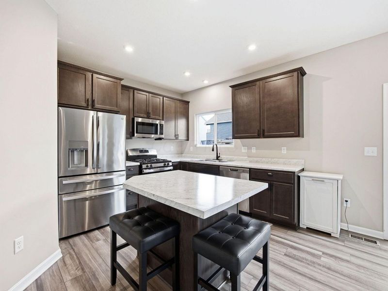 1042 Queen Bee Place , Grove City, OH 43123 Photo 11