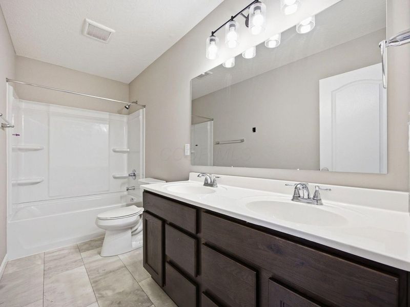 1042 Queen Bee Place , Grove City, OH 43123 Photo 19