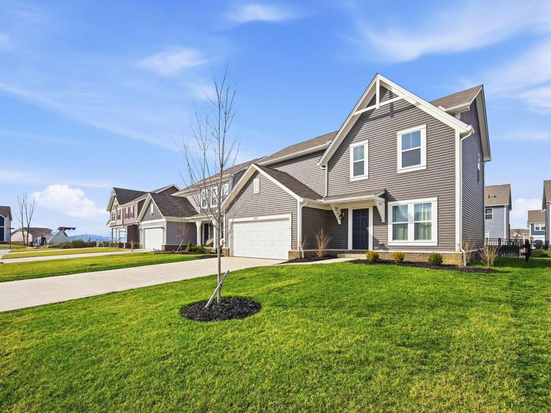 1042 Queen Bee Place , Grove City, OH 43123 Photo 2