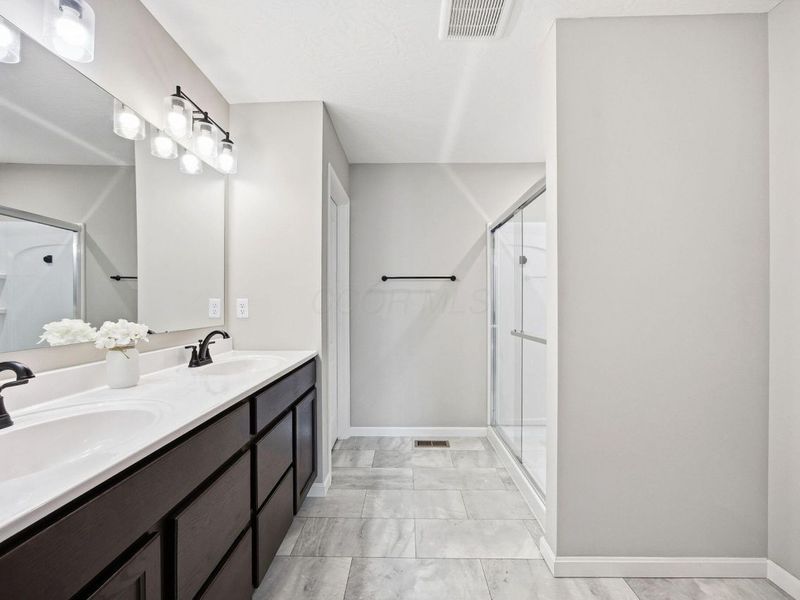 1042 Queen Bee Place , Grove City, OH 43123 Photo 26