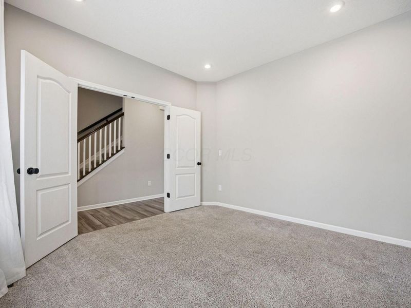 1042 Queen Bee Place , Grove City, OH 43123 Photo 5