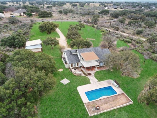 226 Mels RD, Spicewood, TX 78669