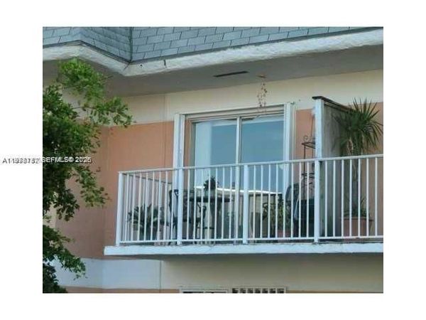 260 NW 107th Ave , Unit 207, Miami, FL 33172