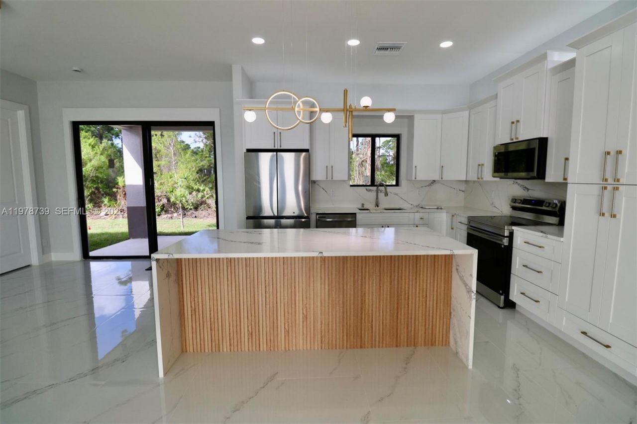 234 Lomax Ave S, Lehigh Acres, FL 33974 Photo