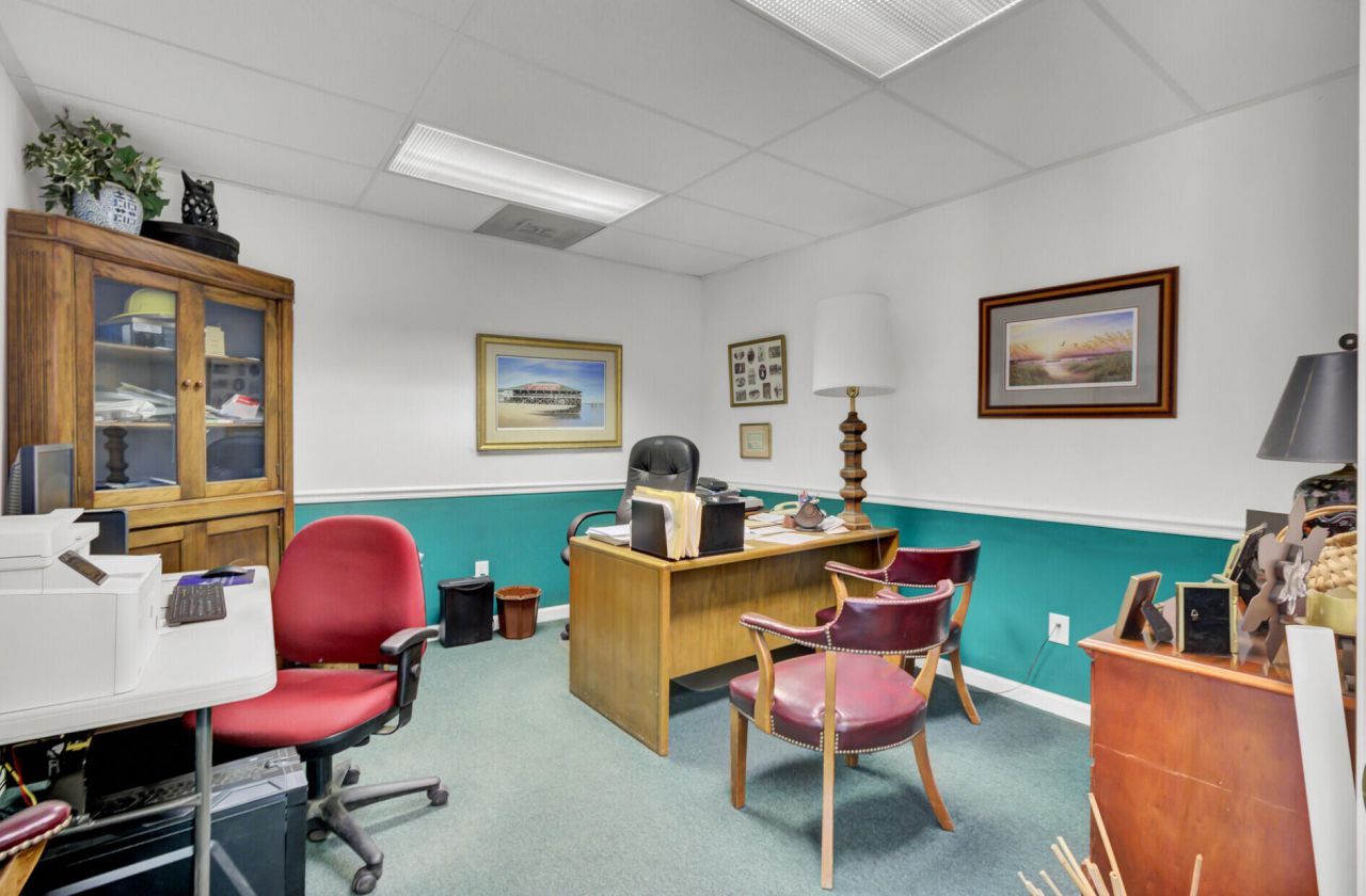 1950 Belgrade Avenue Photo 11